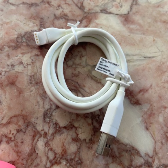 First generation Sony watch band in pink and power cord only *no watch* NEW - Picture 6 of 7